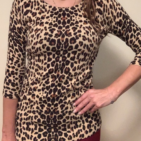 COPY - Forever 21 Cheetah print sweater - Picture 3 of 6